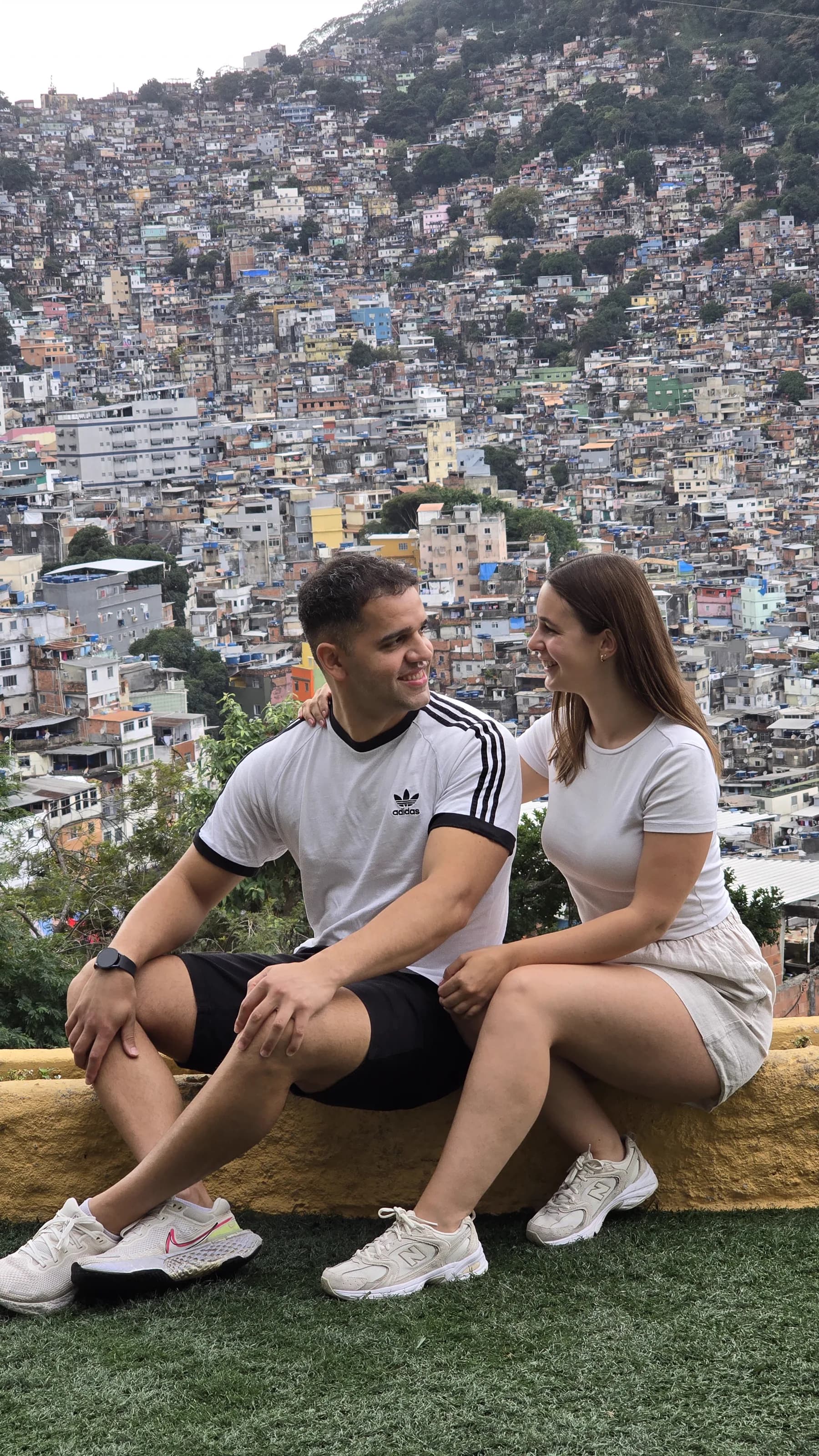 Cova y Claudio con vistas de Río de Janeiro